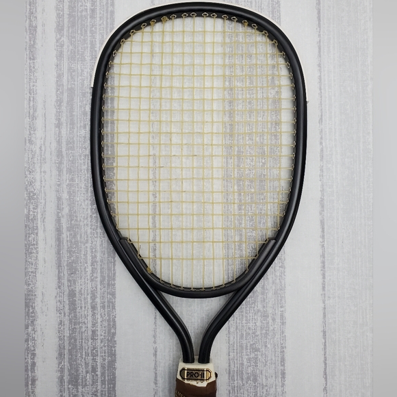 OMEGA Pro II Racquetball Racket 4401 and Case - Picture 5 of 10